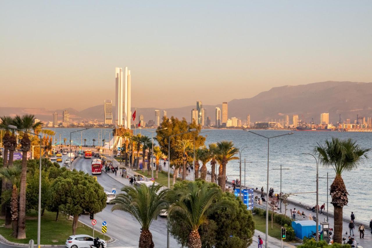 Apartmán Flat With Sea View Near Karsiyaka Coast İzmir Exteriér fotografie